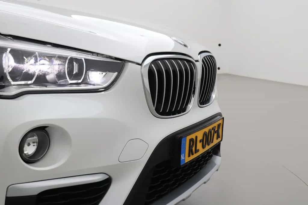 BMW X1 xDrive20i High Executive | Aut | Leder | Head 01/2018-photo-45