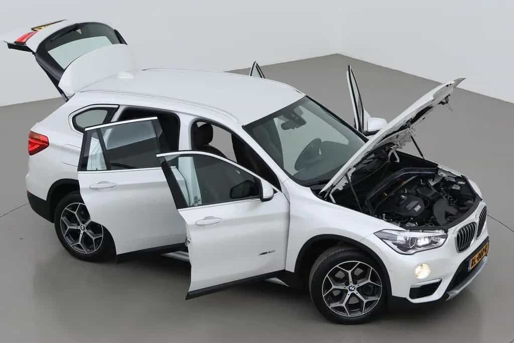 BMW X1 xDrive20i High Executive | Aut | Leder | Head 01/2018-photo-5