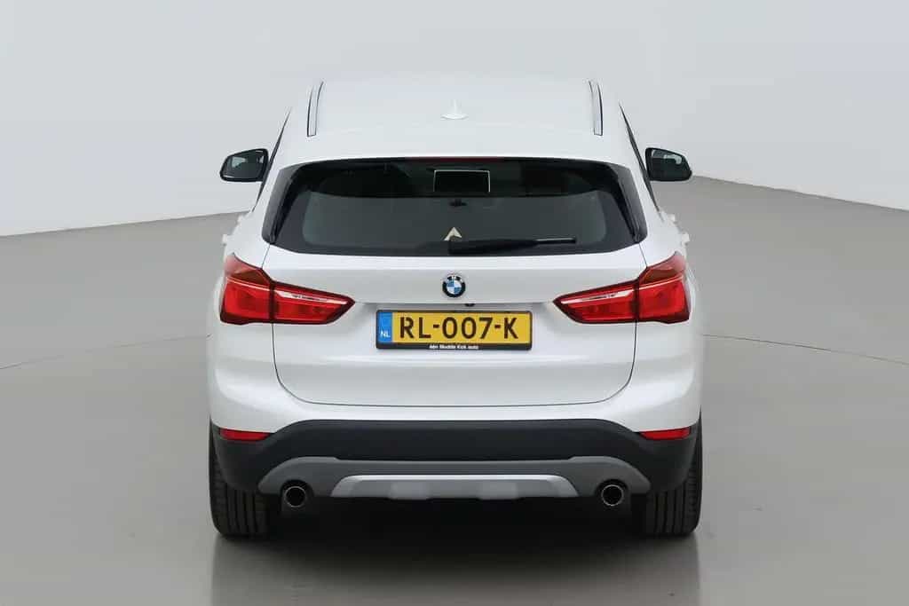 BMW X1 xDrive20i High Executive | Aut | Leder | Head 01/2018-photo-8