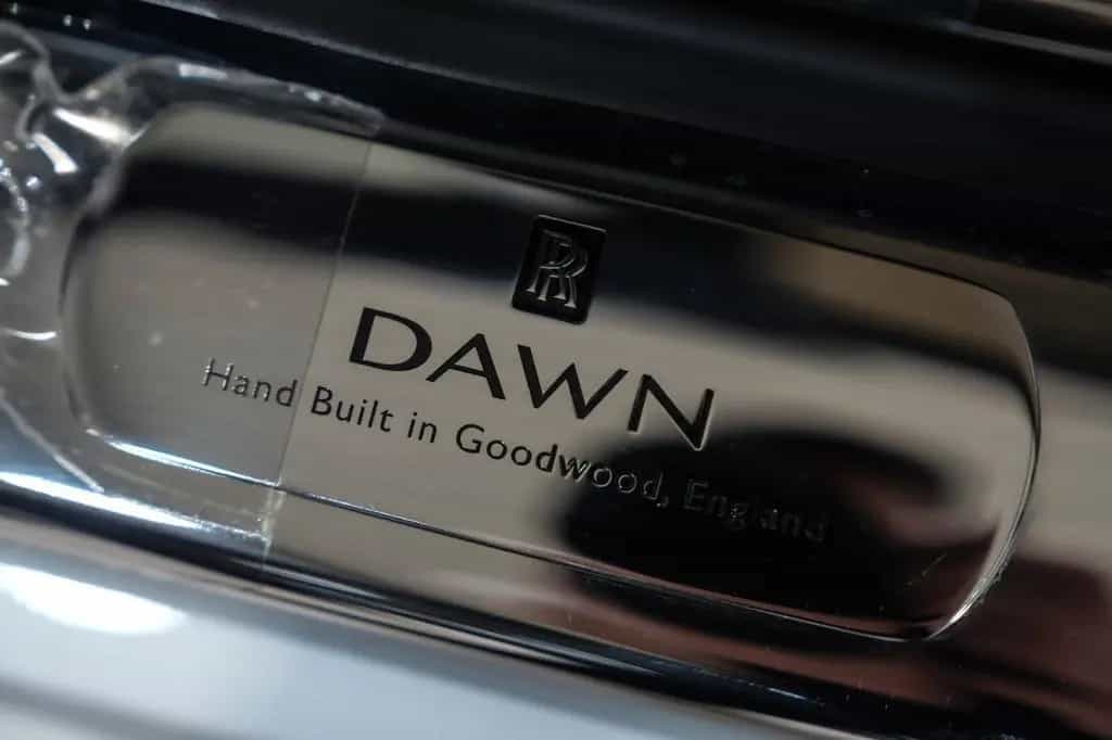 Rolls-Royce Dawn 09/2016-photo-12