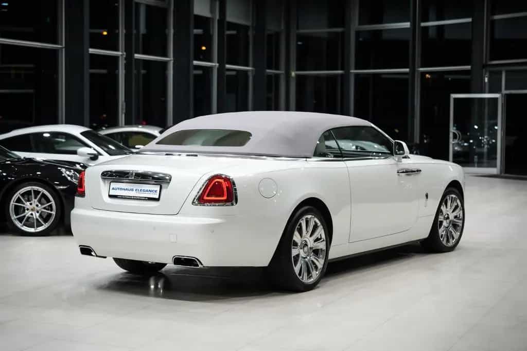 Rolls-Royce Dawn 09/2016-photo-2