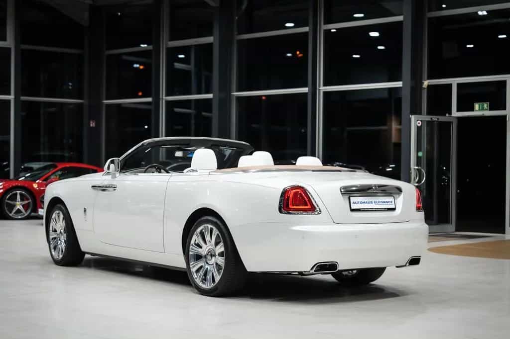 Rolls-Royce Dawn 09/2016-photo-32