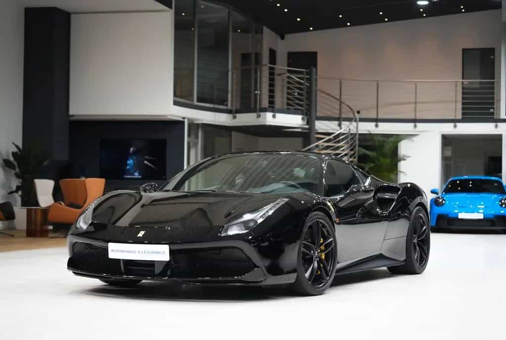 Ferrari 488 GTB*CARBON-LED*RACING-SEATS*JBL*20"LM*1.HAND 04/2017-photo-0