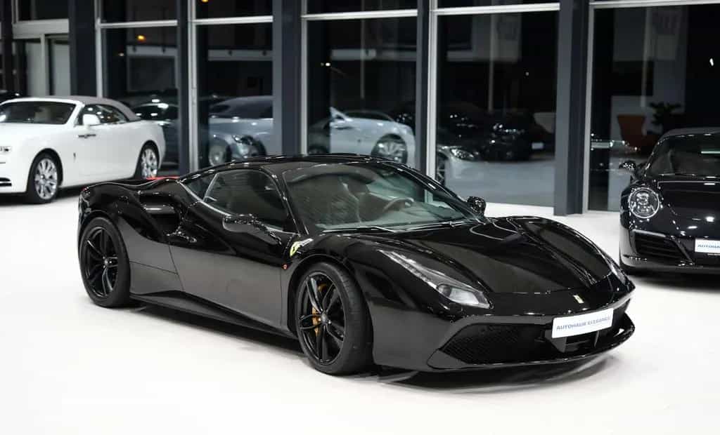 Ferrari 488 GTB*CARBON-LED*RACING-SEATS*JBL*20"LM*1.HAND 04/2017-photo-1