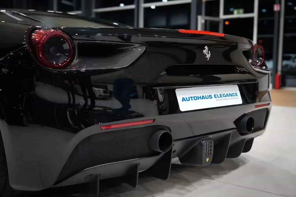 Ferrari 488 GTB*CARBON-LED*RACING-SEATS*JBL*20"LM*1.HAND 04/2017-photo-10