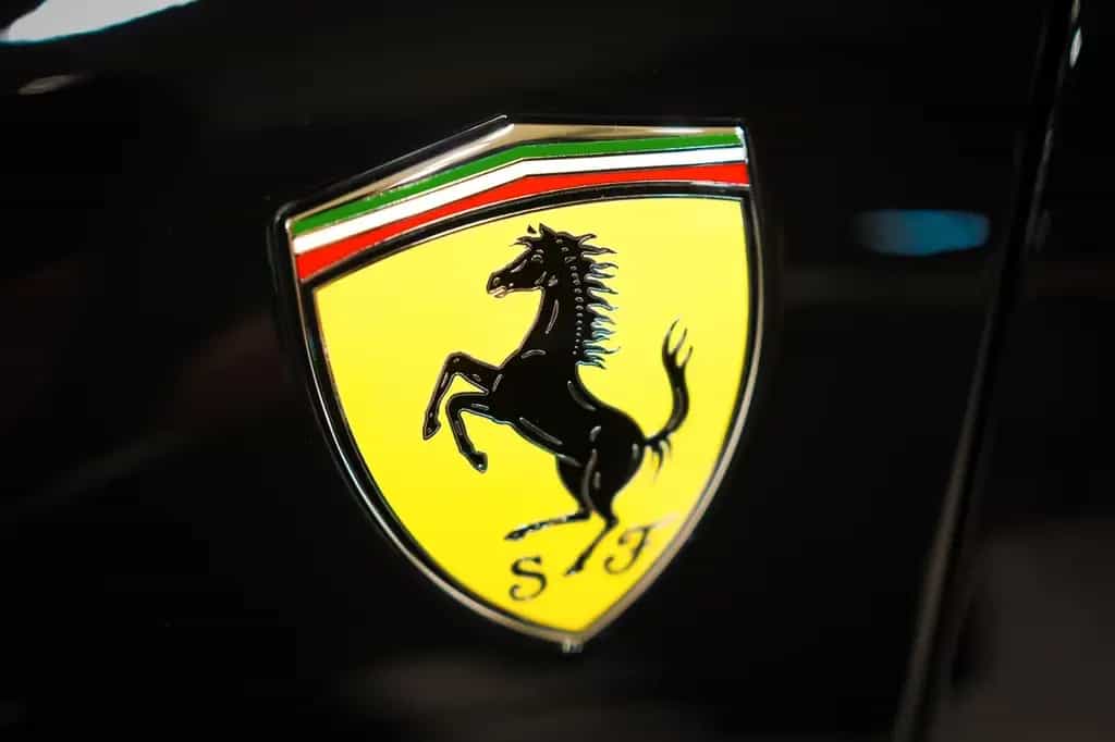 Ferrari 488 GTB*CARBON-LED*RACING-SEATS*JBL*20"LM*1.HAND 04/2017-photo-12