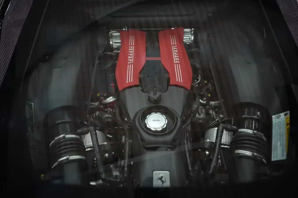 Ferrari 488 GTB*CARBON-LED*RACING-SEATS*JBL*20"LM*1.HAND 04/2017-photo-13