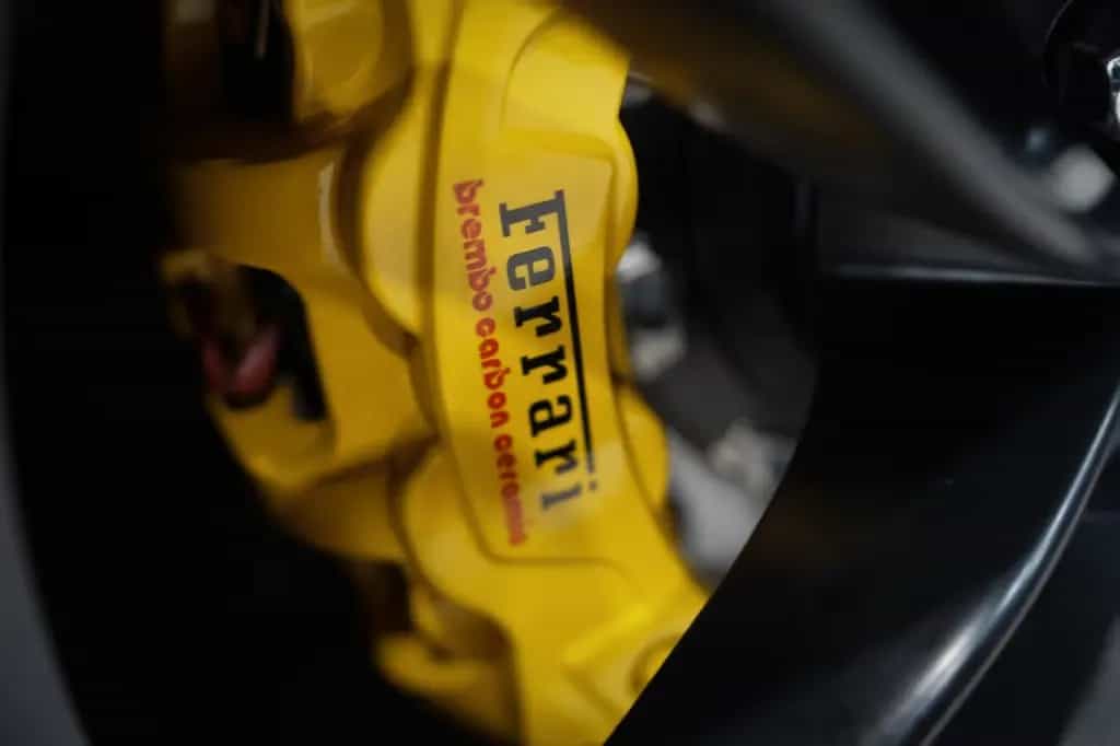 Ferrari 488 GTB*CARBON-LED*RACING-SEATS*JBL*20"LM*1.HAND 04/2017-photo-17