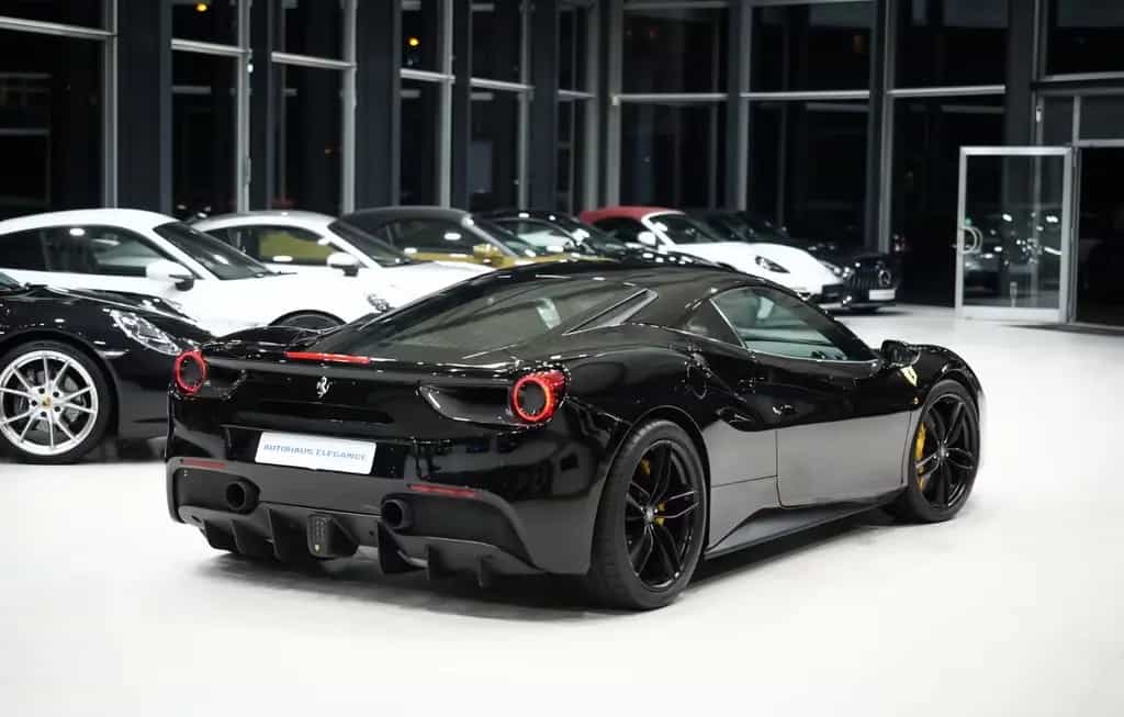 Ferrari 488 GTB*CARBON-LED*RACING-SEATS*JBL*20"LM*1.HAND 04/2017-photo-2