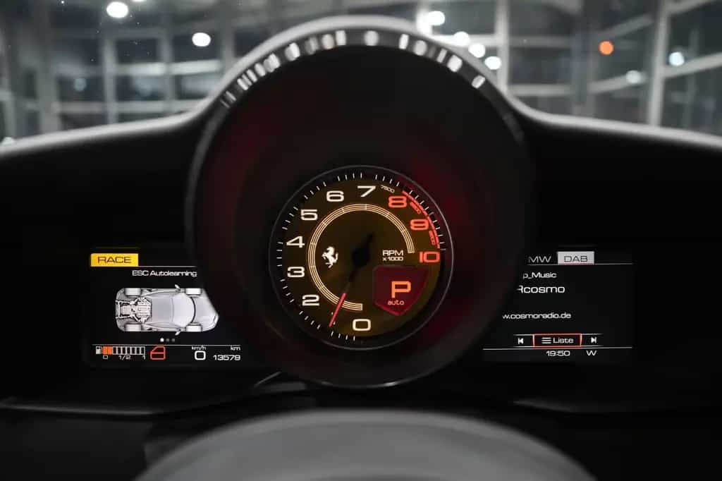 Ferrari 488 GTB*CARBON-LED*RACING-SEATS*JBL*20"LM*1.HAND 04/2017-photo-23