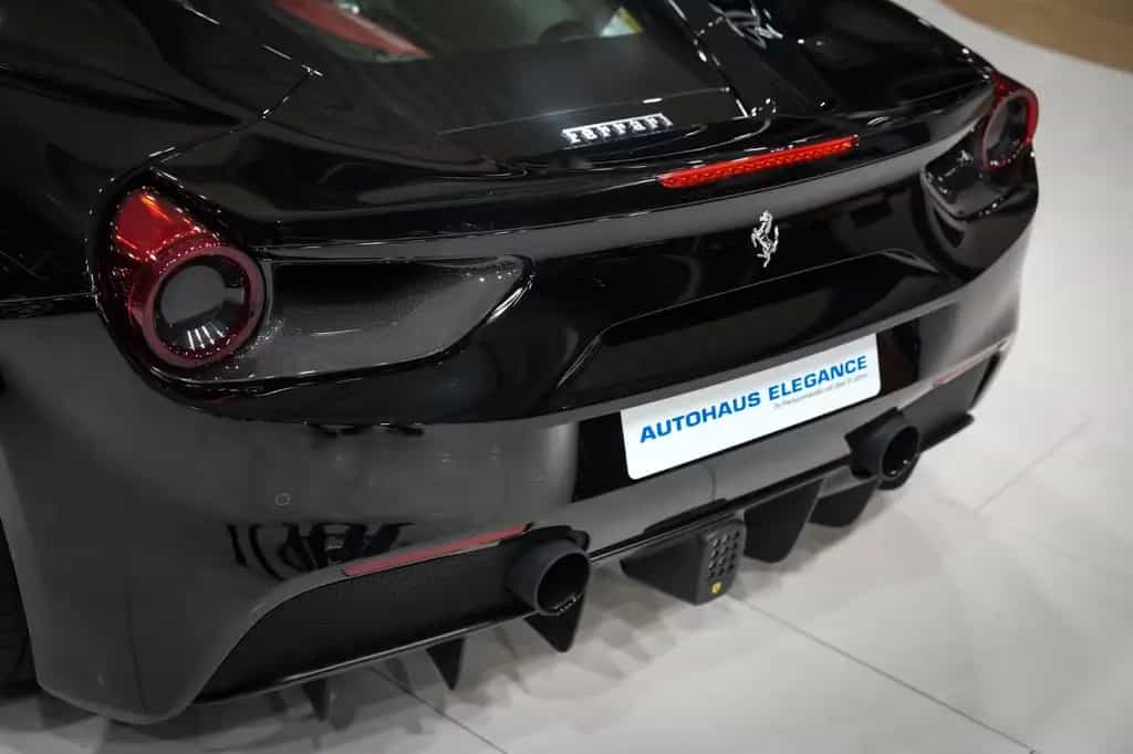 Ferrari 488 GTB*CARBON-LED*RACING-SEATS*JBL*20"LM*1.HAND 04/2017-photo-9