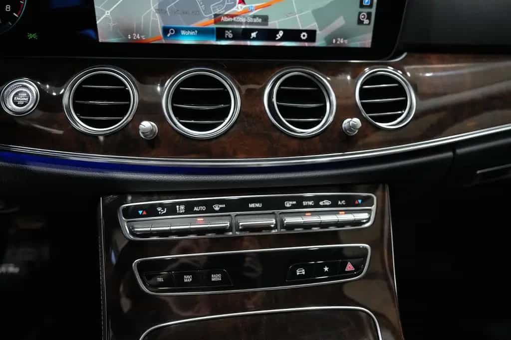 Mercedes-Benz E-Class 450 4Matic Lim. Avantgarde*LEDER*NAVI*LED*360° 12/2020-photo-18