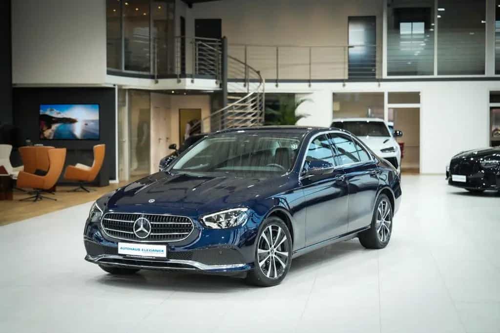 Mercedes-Benz E-Class 450 4Matic Lim. Avantgarde*LEDER*NAVI*LED*360° 12/2020-photo-4