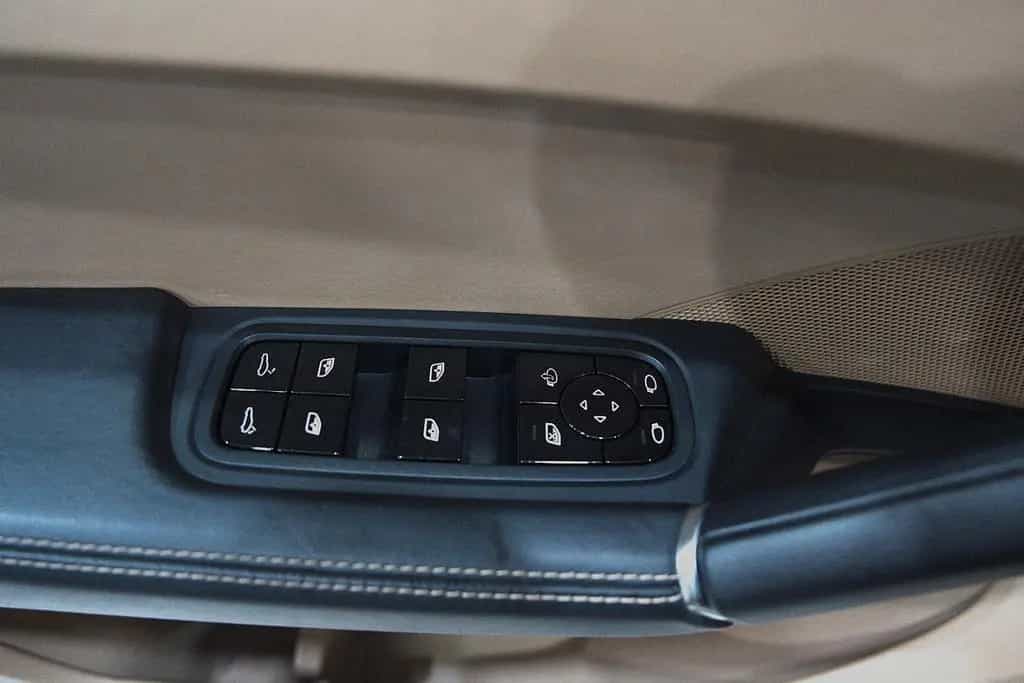 Porsche Cayenne S *SPORT-DESIGN*MATRIX*PANO*BOSE*1.HAND* 10/2019-photo-17