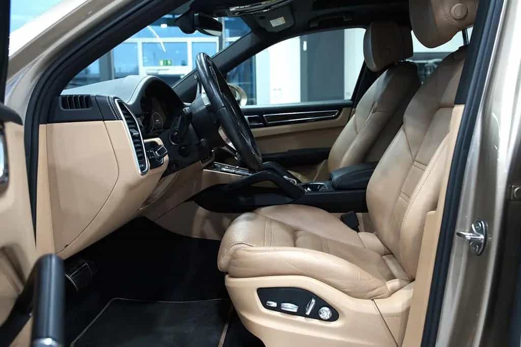 Porsche Cayenne S *SPORT-DESIGN*MATRIX*PANO*BOSE*1.HAND* 10/2019-photo-9