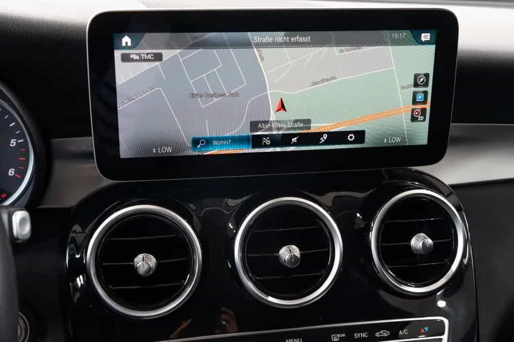 Mercedes-Benz GLC-Class d 4Matic*LED-HIGH-PERF*NAVI*PDC*1.HAND 08/2020-photo-17
