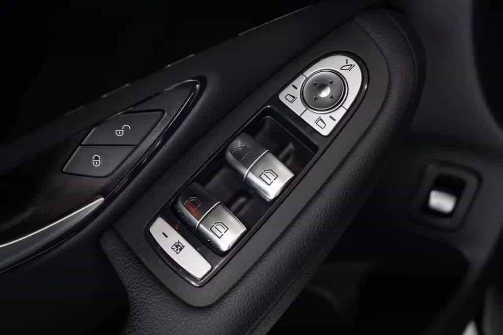 Mercedes-Benz GLC-Class d 4Matic*LED-HIGH-PERF*NAVI*PDC*1.HAND 08/2020-photo-20