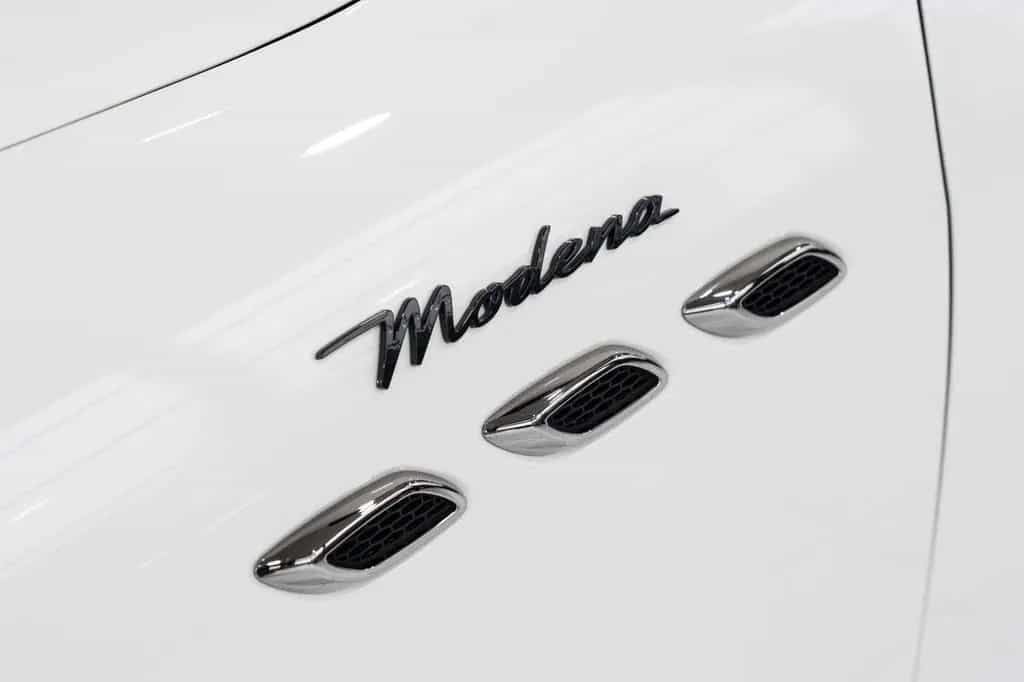 Maserati Levante *LUFTFEDERUNG*H&K*LED*21"LM*NAVI*1-HAN* 01/2024-photo-11