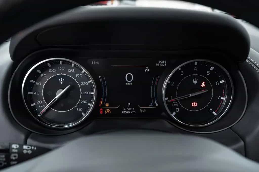 Maserati Levante *LUFTFEDERUNG*H&K*LED*21"LM*NAVI*1-HAN* 01/2024-photo-16