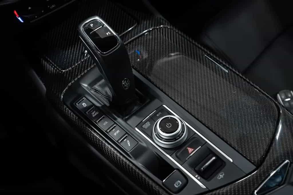 Maserati Levante *LUFTFEDERUNG*H&K*LED*21"LM*NAVI*1-HAN* 01/2024-photo-19