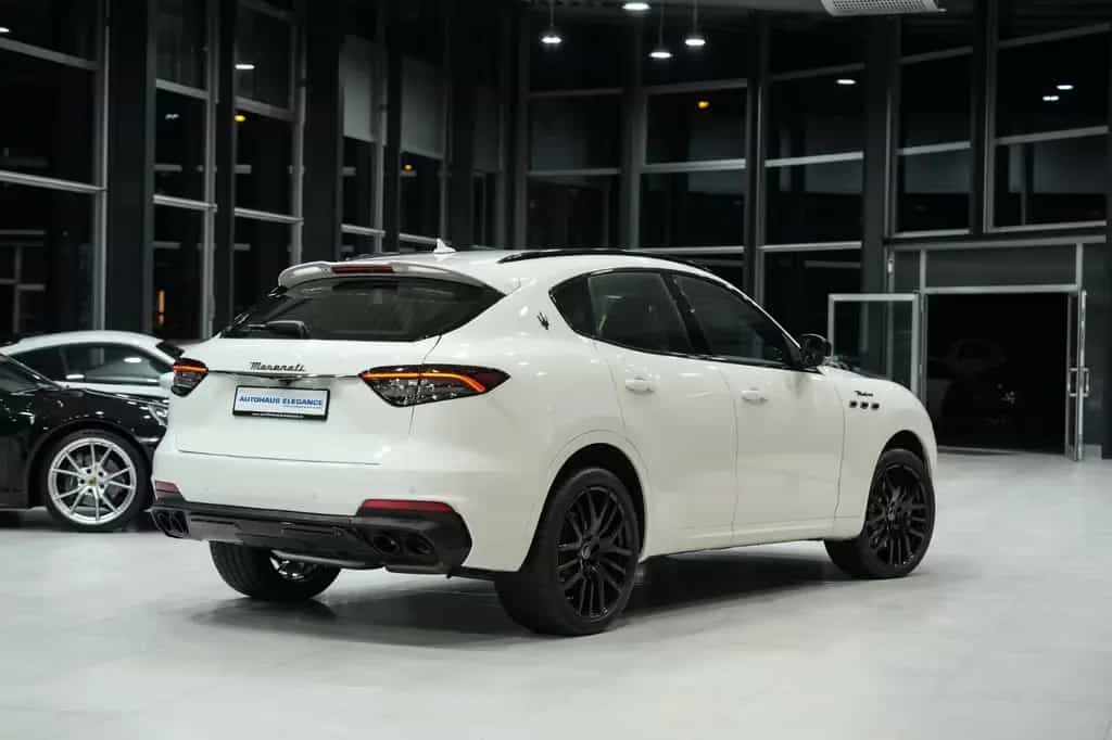 Maserati Levante *LUFTFEDERUNG*H&K*LED*21"LM*NAVI*1-HAN* 01/2024-photo-2