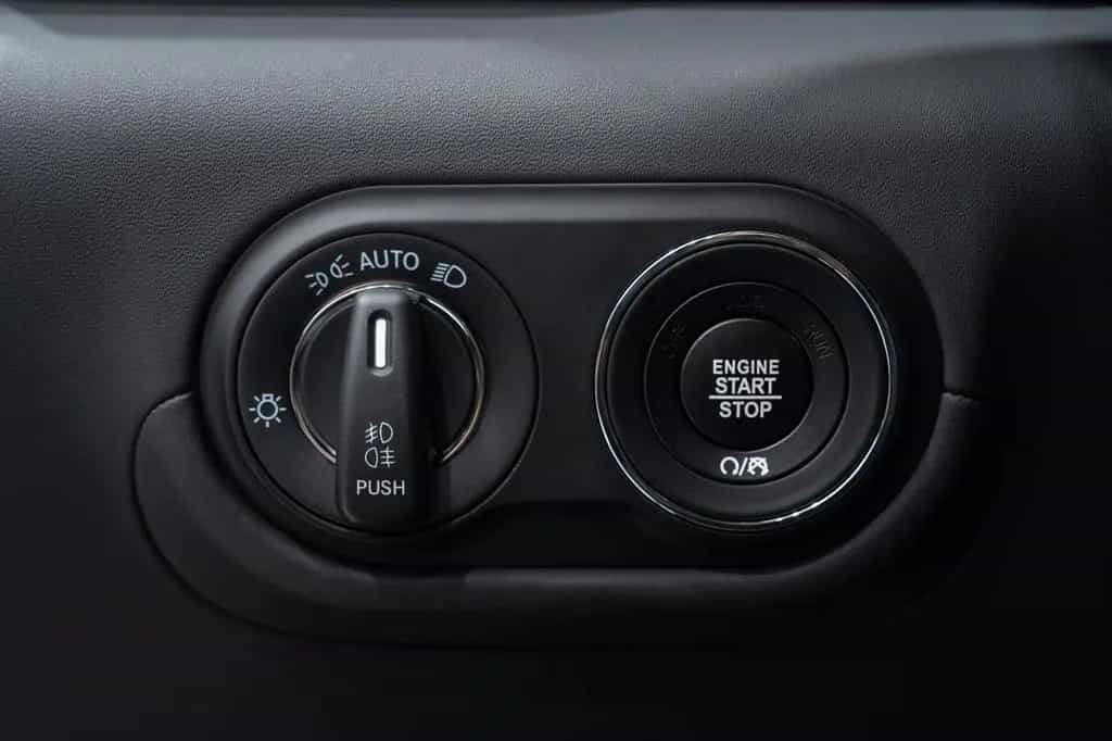Maserati Levante *LUFTFEDERUNG*H&K*LED*21"LM*NAVI*1-HAN* 01/2024-photo-23