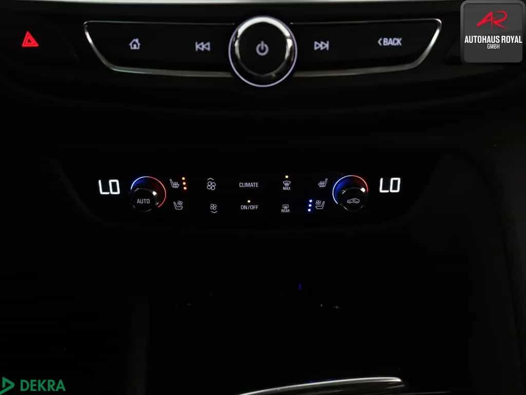 Opel Insignia ST 2.0 CDTI 4x4 HEADUP,KEYLESS,ACC,BOSE 10/2019-photo-17