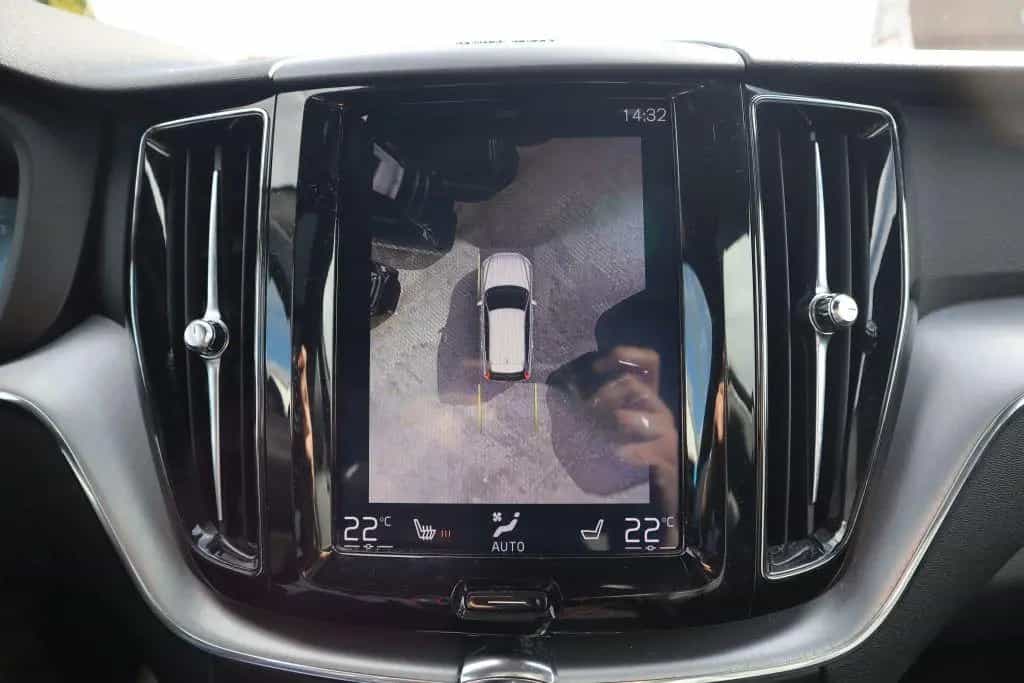 Volvo XC60 D5 AWD Geartronic|PANO|HUD|NAVI|LEDER|BLIS| 11/2018-photo-20