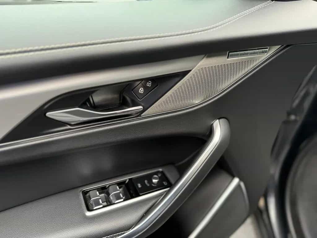 Jaguar F-Pace R-Dynamic SE AWD Blackback*360°Kam*TOP*1H 02/2021-photo-18