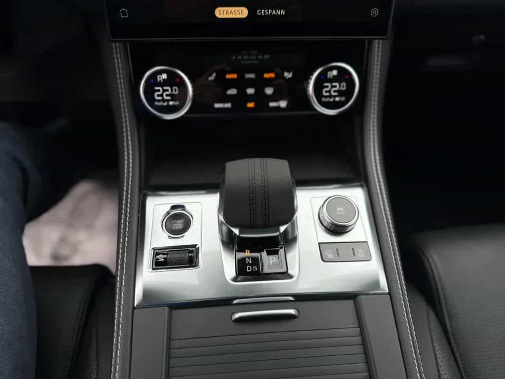 Jaguar F-Pace R-Dynamic SE AWD Blackback*360°Kam*TOP*1H 02/2021-photo-20