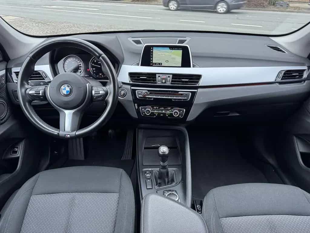 BMW X1 ssDrive 18 i Advantage * Navi * LED * AHK * 09/2018-photo-10