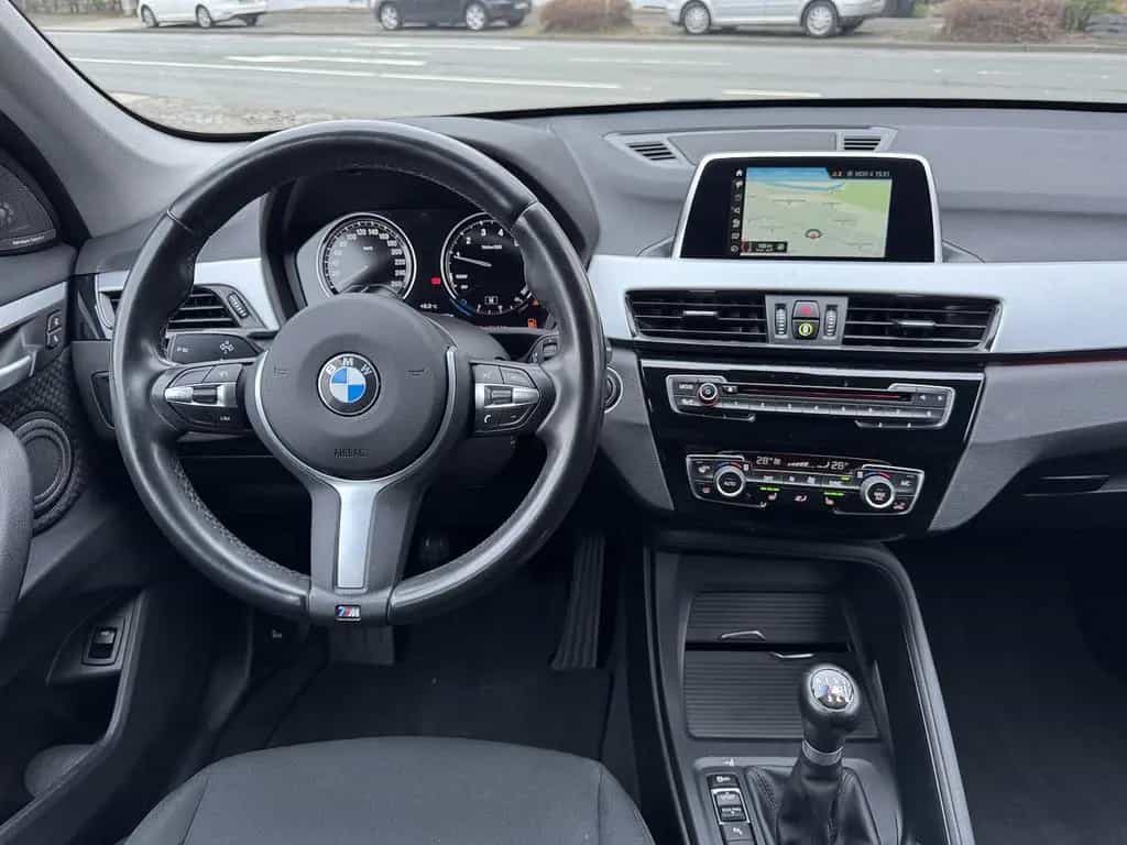 BMW X1 ssDrive 18 i Advantage * Navi * LED * AHK * 09/2018-photo-11