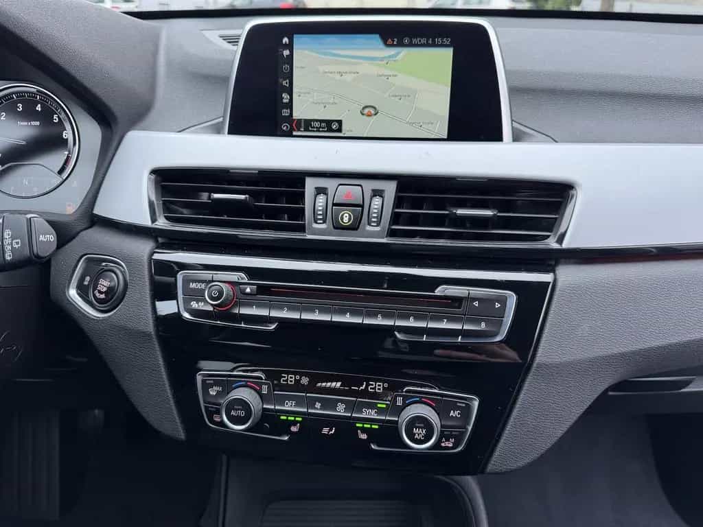 BMW X1 ssDrive 18 i Advantage * Navi * LED * AHK * 09/2018-photo-14