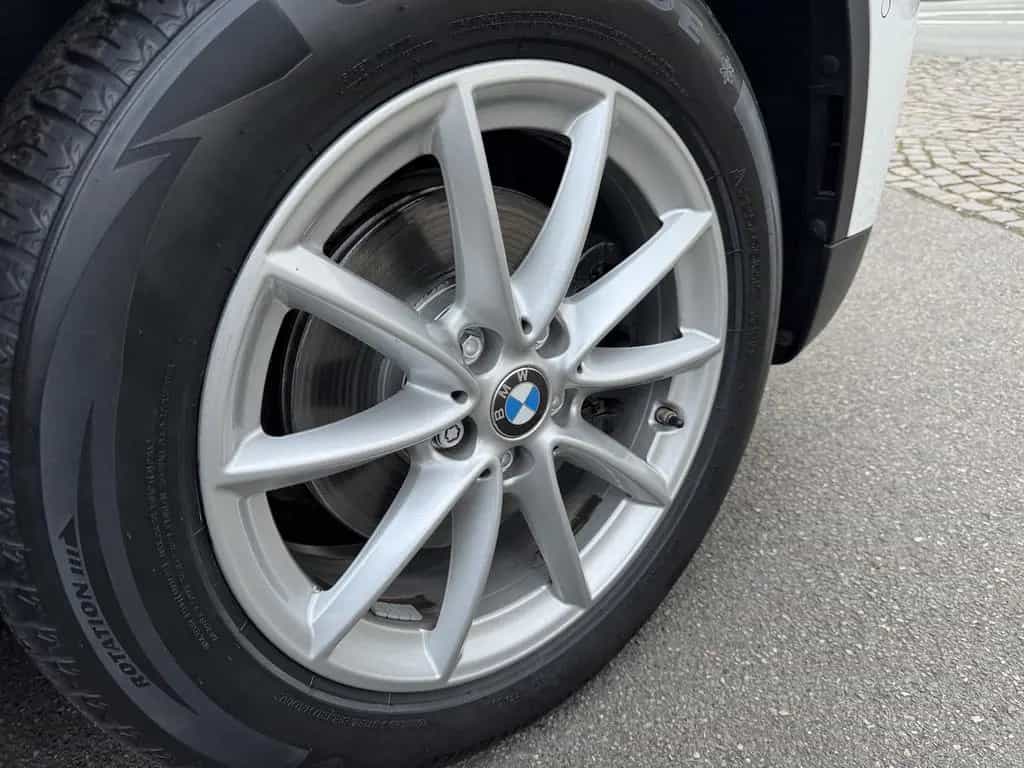 BMW X1 ssDrive 18 i Advantage * Navi * LED * AHK * 09/2018-photo-19