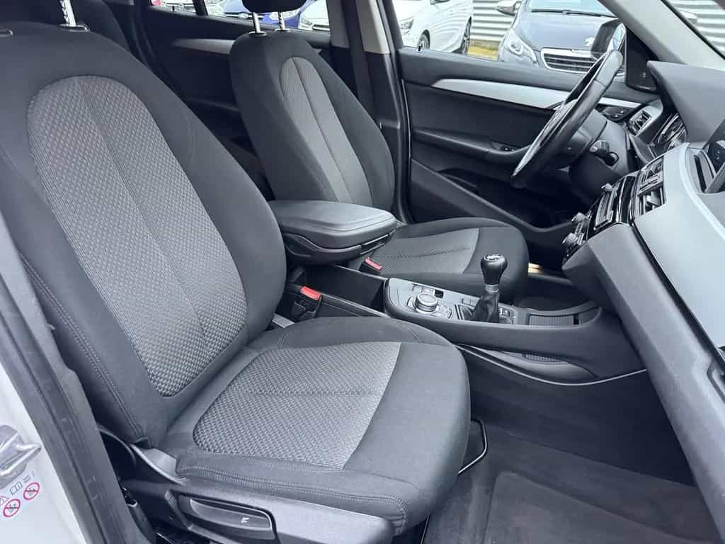 BMW X1 ssDrive 18 i Advantage * Navi * LED * AHK * 09/2018-photo-23