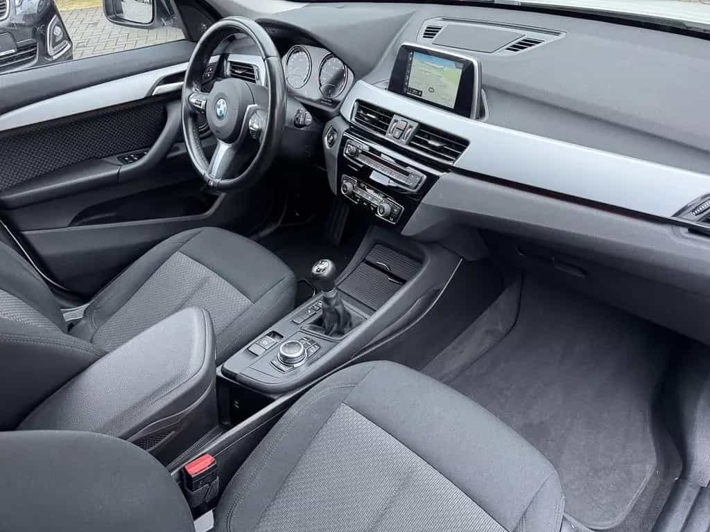 BMW X1 ssDrive 18 i Advantage * Navi * LED * AHK * 09/2018-photo-8