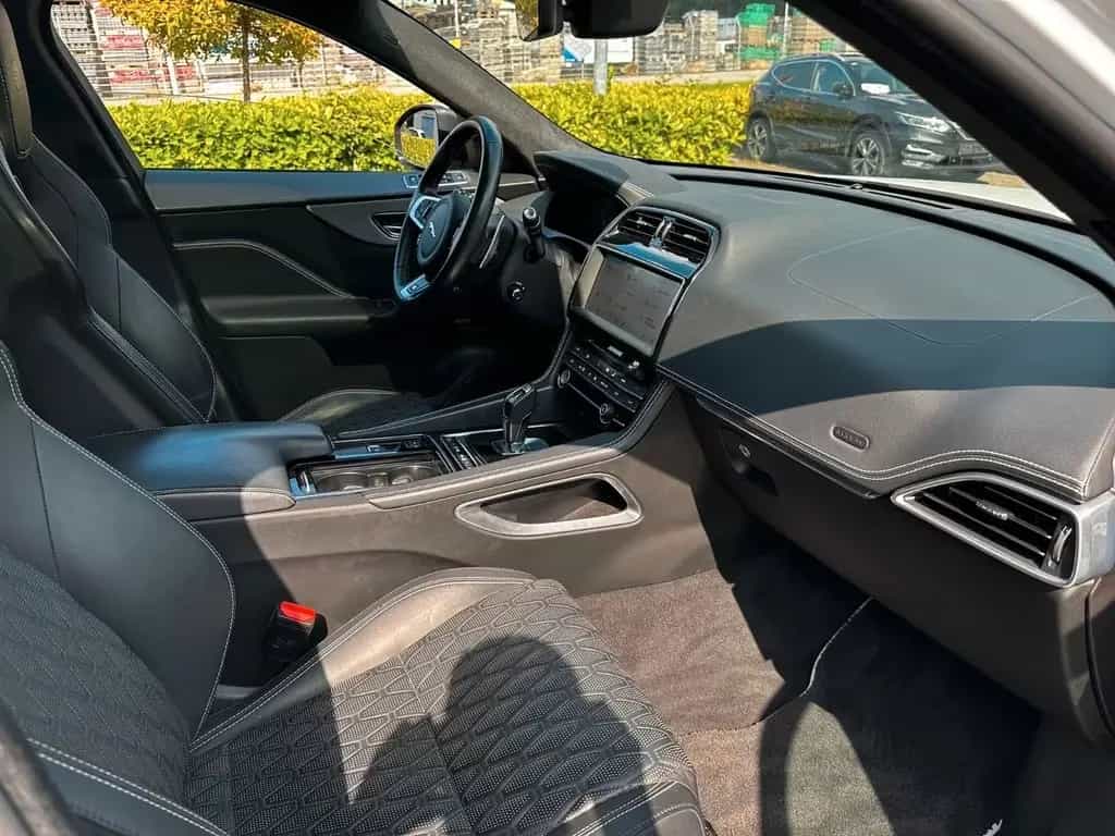 Jaguar F-Pace F-PACE SVR AWD Garantie* Sport* 1.Hand* 01/2020-photo-26