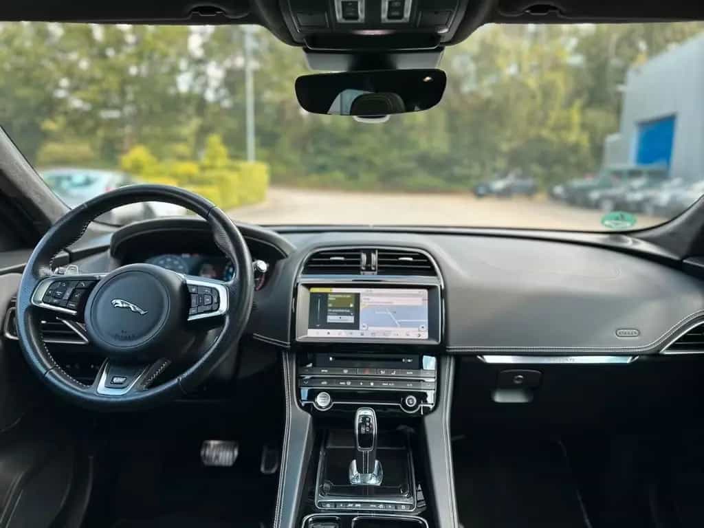 Jaguar F-Pace F-PACE SVR AWD Garantie* Sport* 1.Hand* 01/2020-photo-29