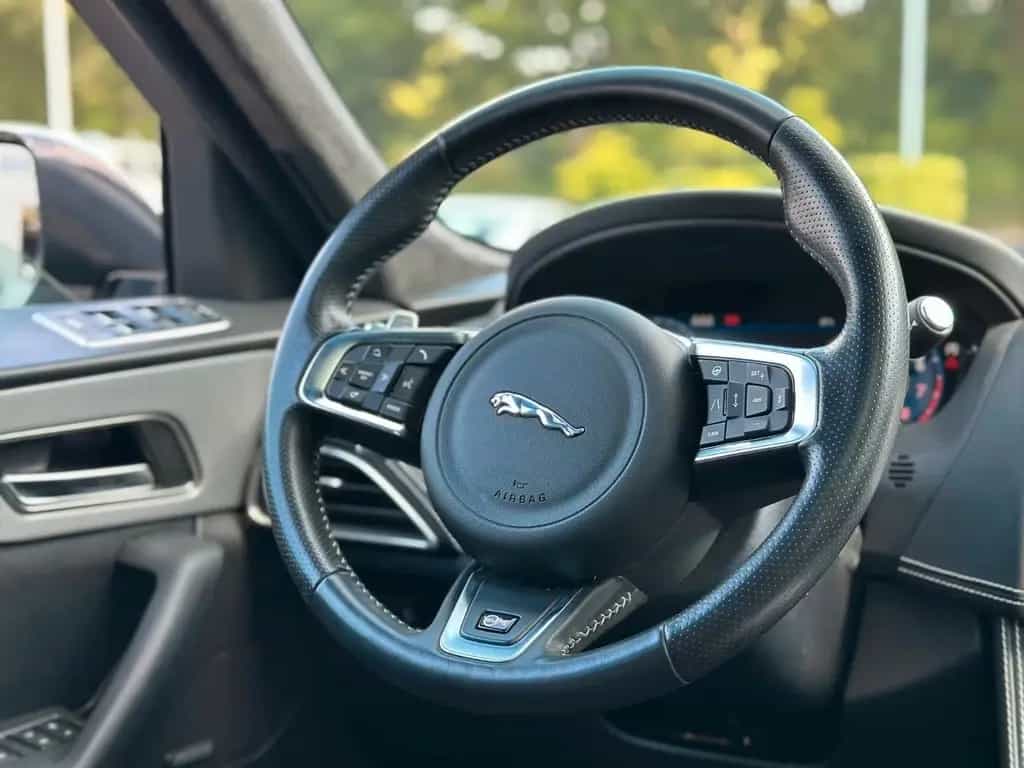 Jaguar F-Pace F-PACE SVR AWD Garantie* Sport* 1.Hand* 01/2020-photo-30