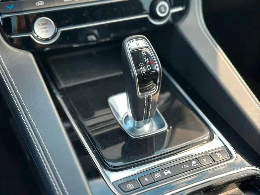 Jaguar F-Pace F-PACE SVR AWD Garantie* Sport* 1.Hand* 01/2020-photo-32