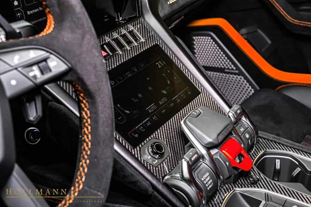 Lamborghini Urus PERFORMANTE + FULL CARBON + 3D B&O + null-photo-16