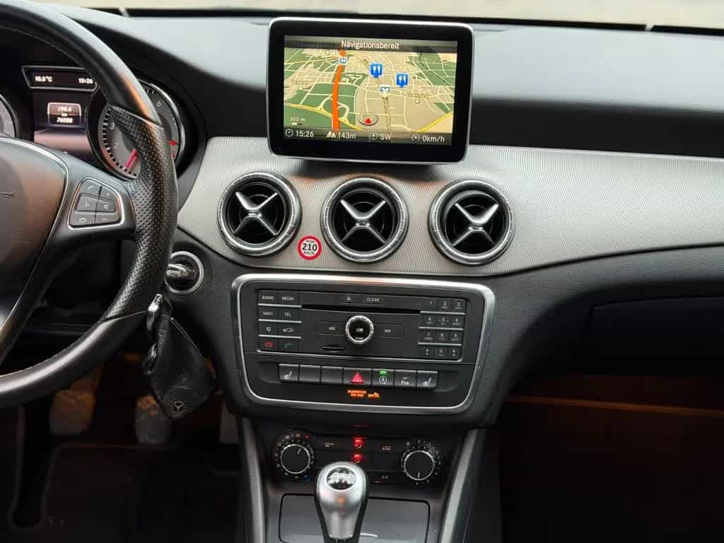 Mercedes-Benz CLA-Class 200 Shooting Brake Urban Garantie* Xenon* 07/2015-photo-17