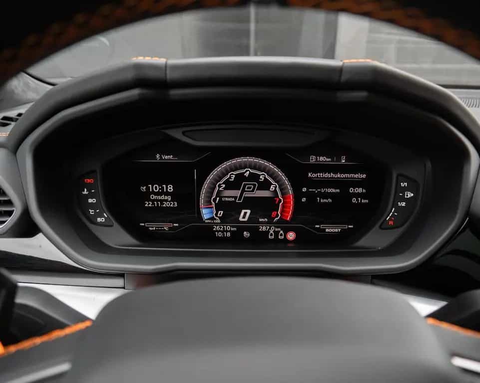 Lamborghini Urus 4.0 V8*FRESHSERVICE*B&O*Carbon*HUD*Ceramic* 03/2019-photo-15