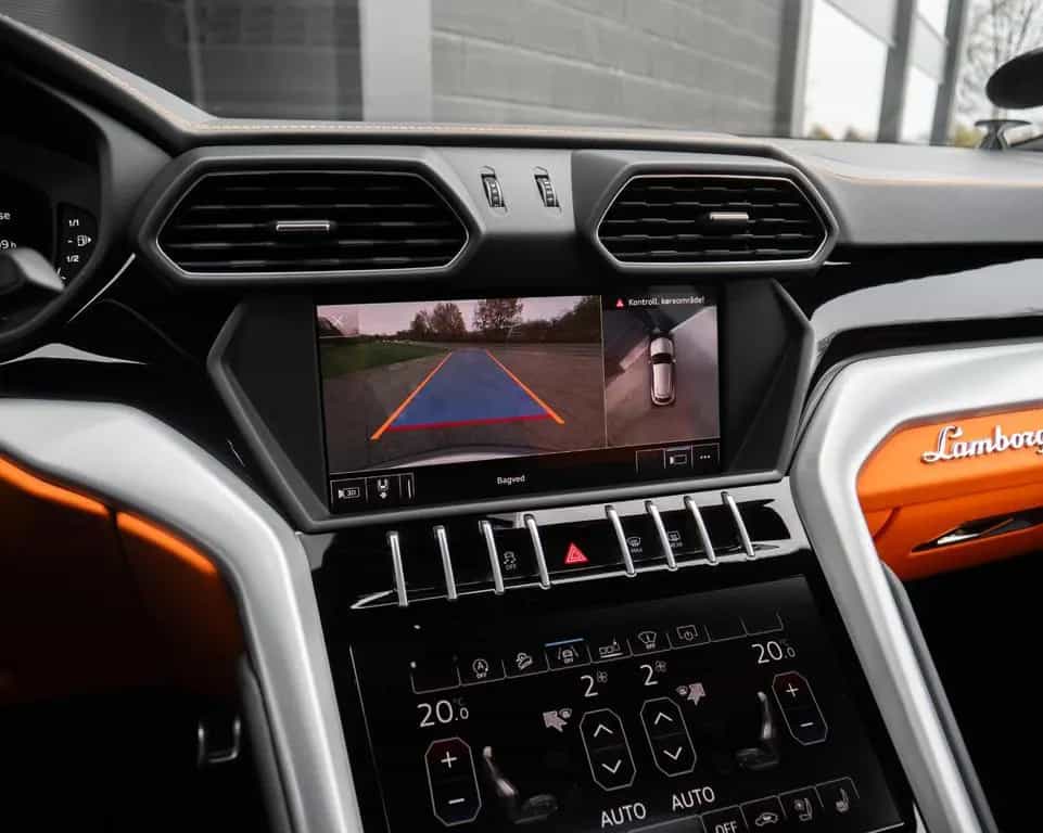 Lamborghini Urus 4.0 V8*FRESHSERVICE*B&O*Carbon*HUD*Ceramic* 03/2019-photo-18