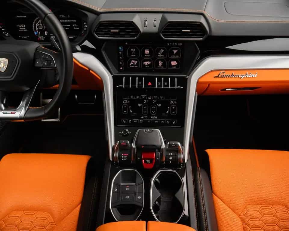 Lamborghini Urus 4.0 V8*FRESHSERVICE*B&O*Carbon*HUD*Ceramic* 03/2019-photo-19