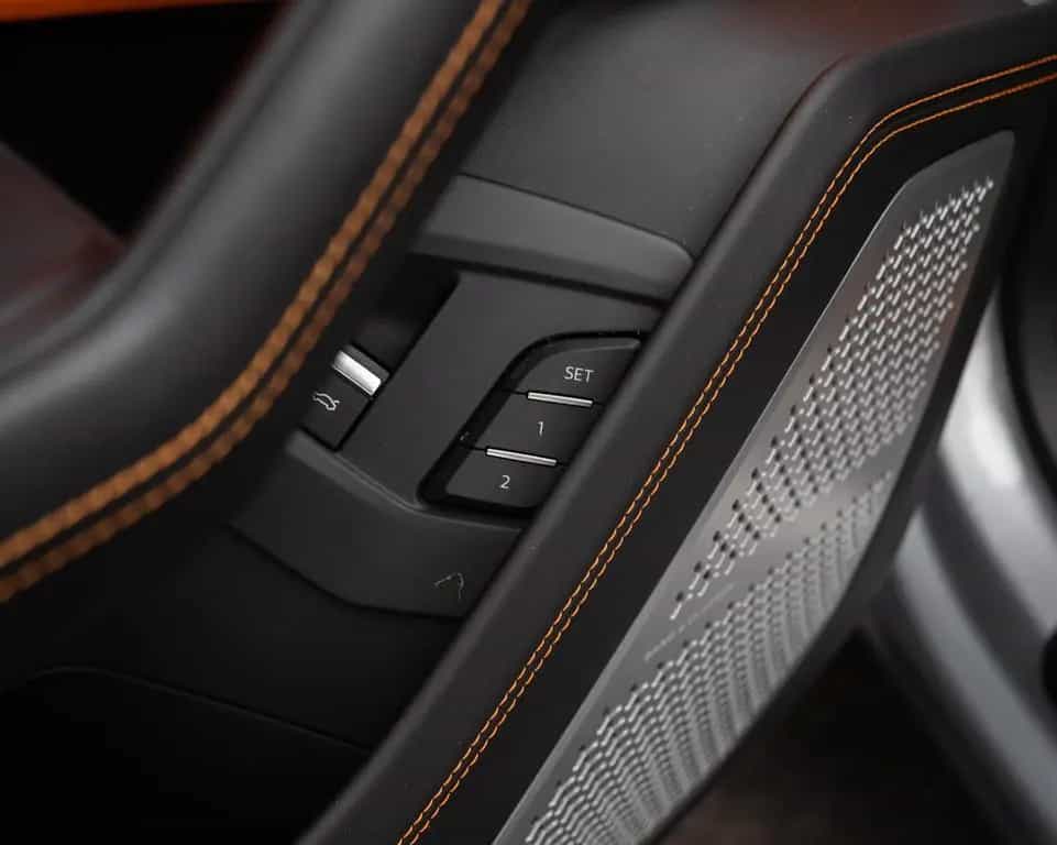 Lamborghini Urus 4.0 V8*FRESHSERVICE*B&O*Carbon*HUD*Ceramic* 03/2019-photo-9