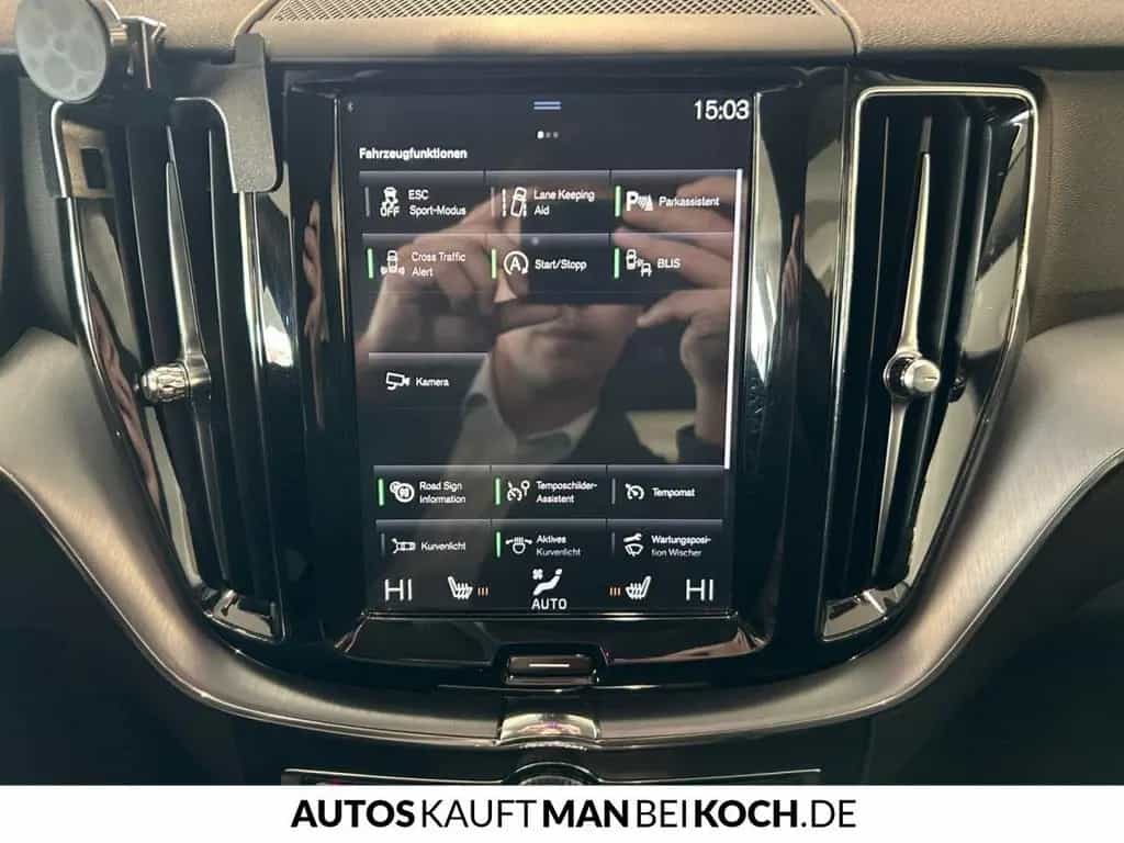 Volvo XC60 D4 AWD Momentum 360° ACC BLIS H/K Allrad 10/2018-photo-23