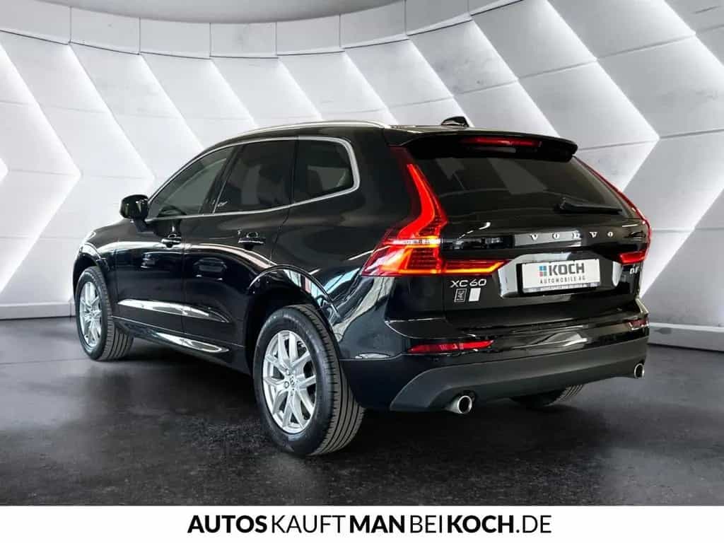 Volvo XC60 D4 AWD Momentum 360° ACC BLIS H/K Allrad 10/2018-photo-3
