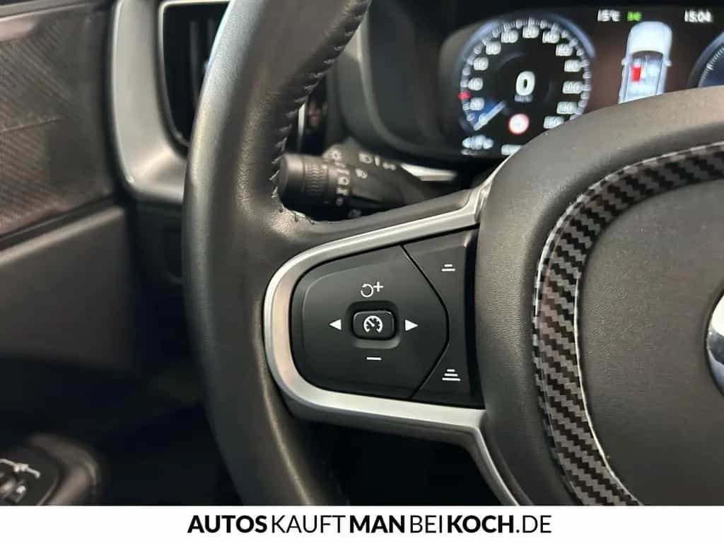 Volvo XC60 D4 AWD Momentum 360° ACC BLIS H/K Allrad 10/2018-photo-31
