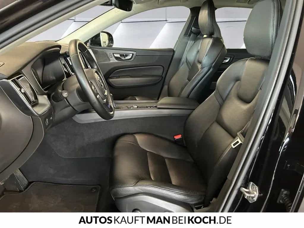 Volvo XC60 D4 AWD Momentum 360° ACC BLIS H/K Allrad 10/2018-photo-6